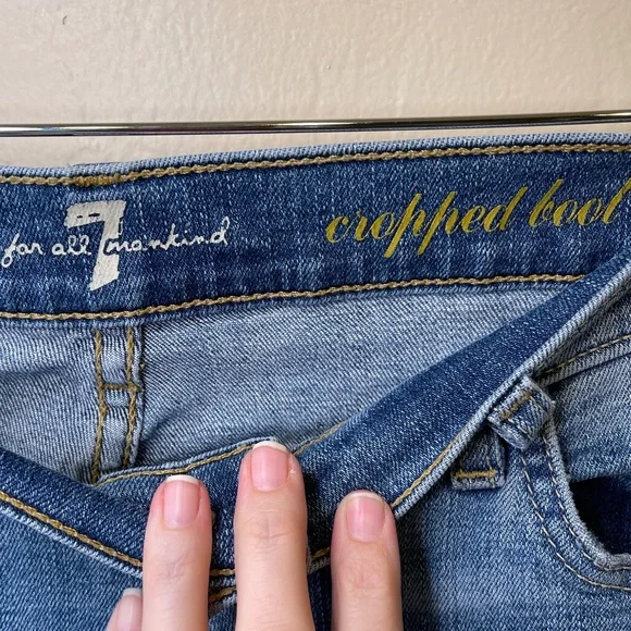 7 for all Mankind | Mid Rise Med Wash Frayed Ankle Cropped Boot Capri Jeans - Picture 7 of 12
